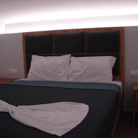 Four Reasons Aparthotel Paralia Katerinis Bagian luar foto