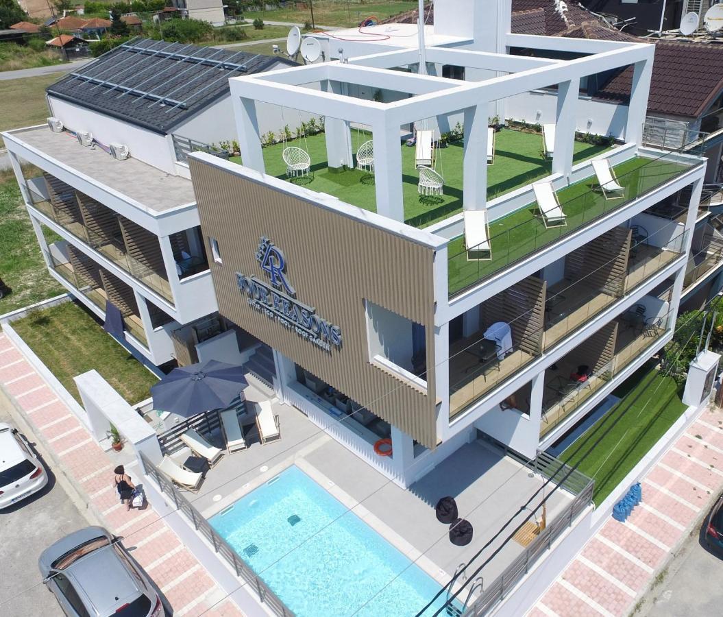 Four Reasons Aparthotel Paralia Katerinis Bagian luar foto