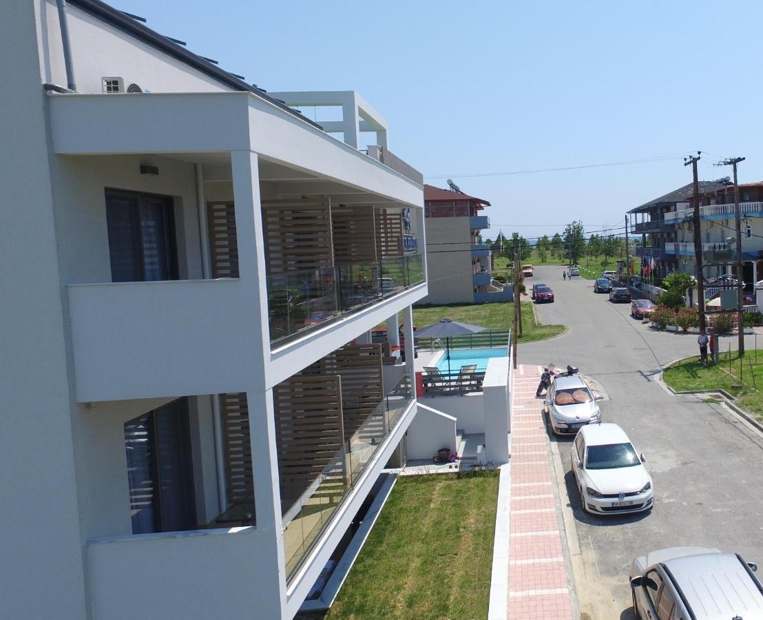 Four Reasons Aparthotel Paralia Katerinis Bagian luar foto