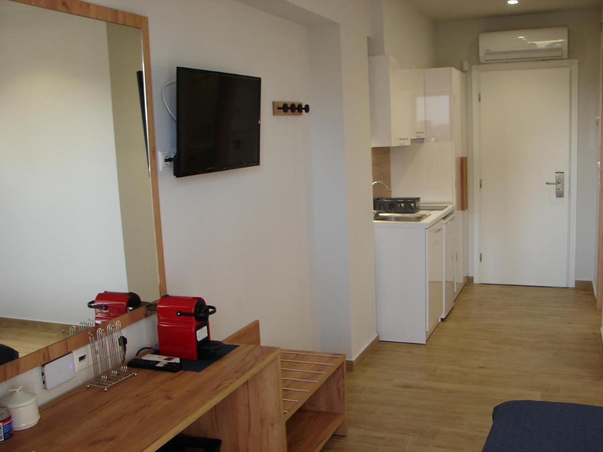 Four Reasons Aparthotel Paralia Katerinis Bagian luar foto