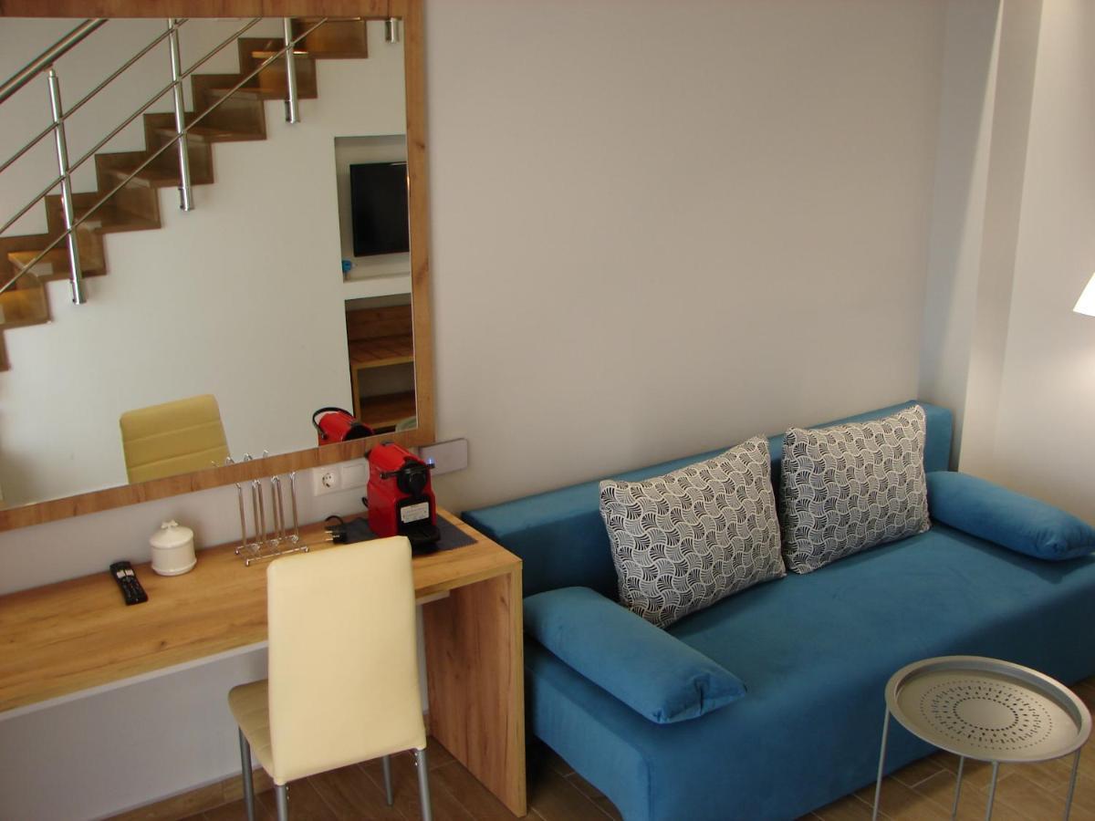 Four Reasons Aparthotel Paralia Katerinis Bagian luar foto