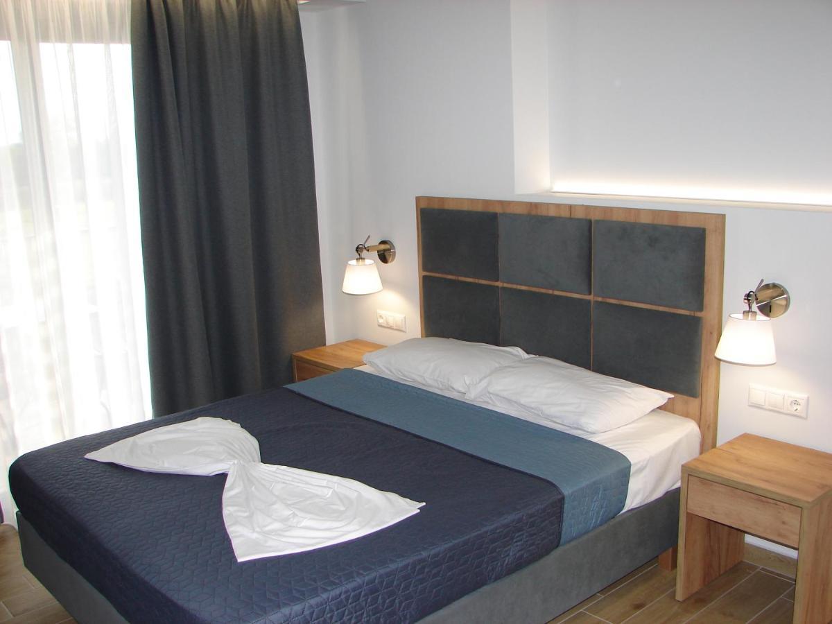 Four Reasons Aparthotel Paralia Katerinis Bagian luar foto