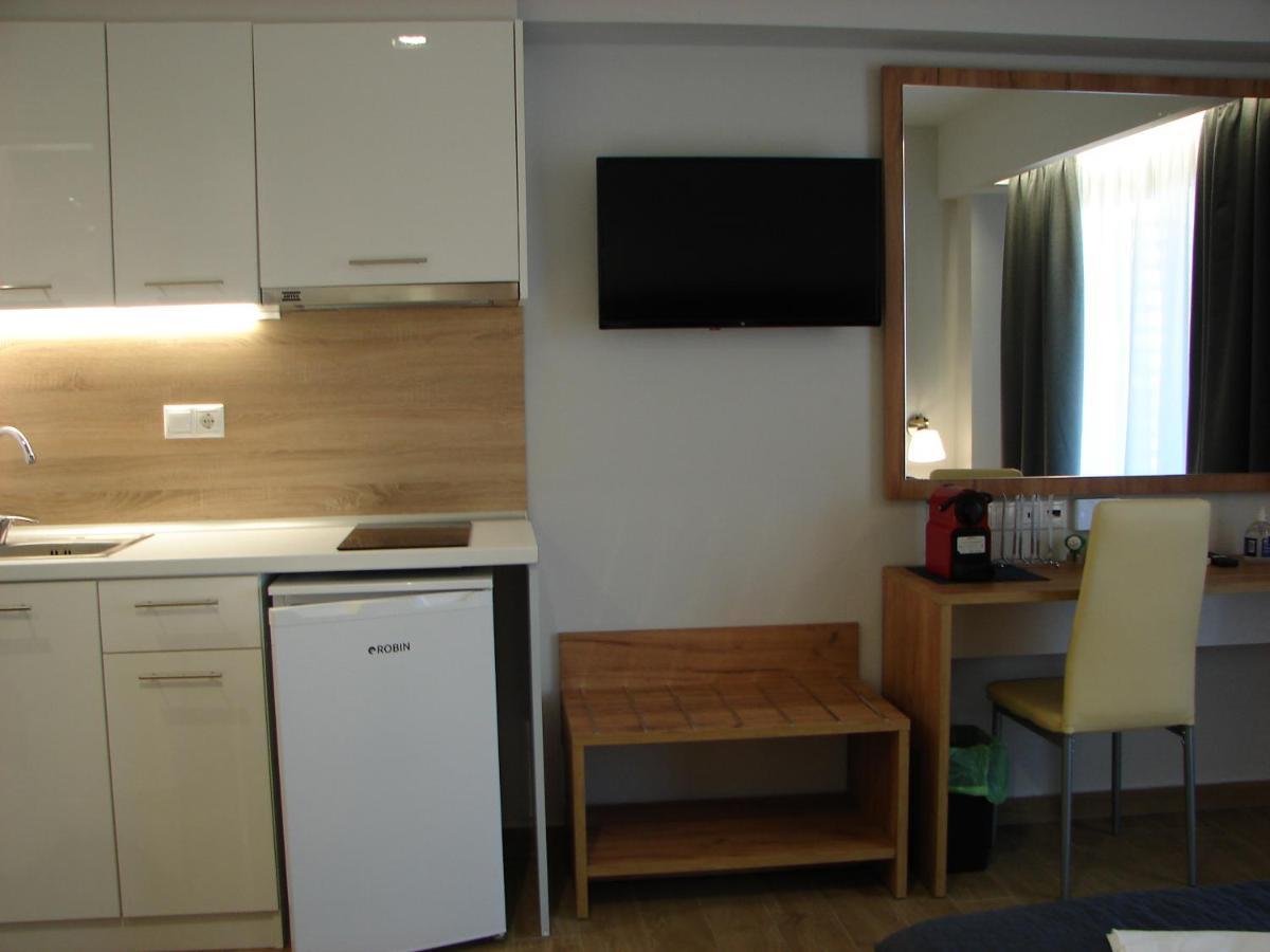 Four Reasons Aparthotel Paralia Katerinis Bagian luar foto